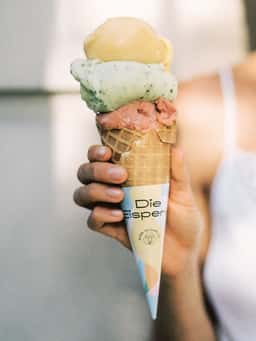 Brand identity for a vegan ice cream parlor  - thumbnail 9