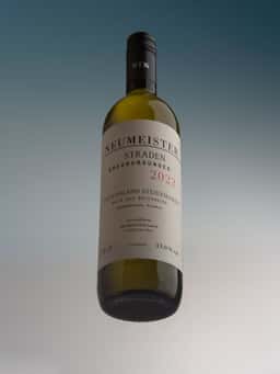 Brand world and packaging for a winery  - thumbnail 5