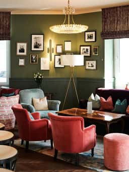 Repositioning and brand identity for a historic hotel  - thumbnail 7