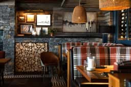 Restaurant Branding for Louie's by the Bay - thumbnail 5