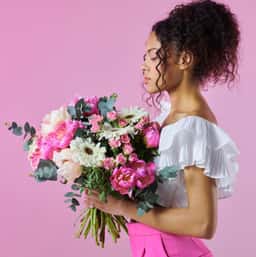 Branding and Packaging for a Flower Brand - thumbnail 6
