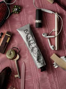Brand Identity for an Oral Care Brand - thumbnail 5