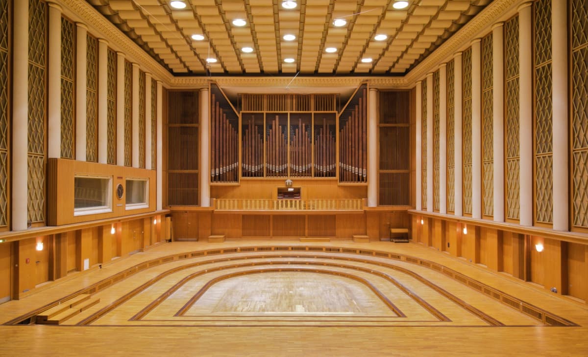 Wood-panelled Saal 1 concert hall at Funkhaus Berlin