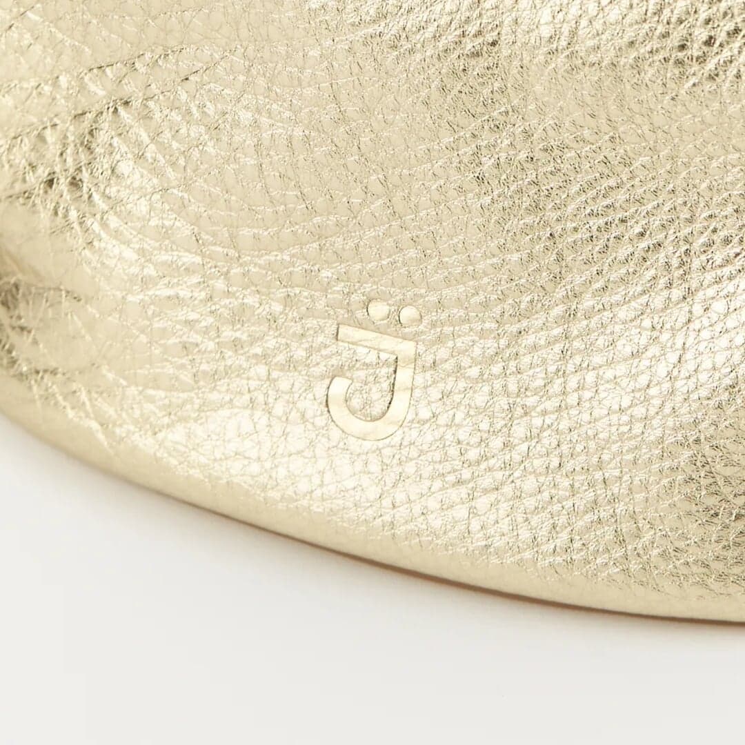 Visual Identity Redesign For Jenёk Fashion Brand