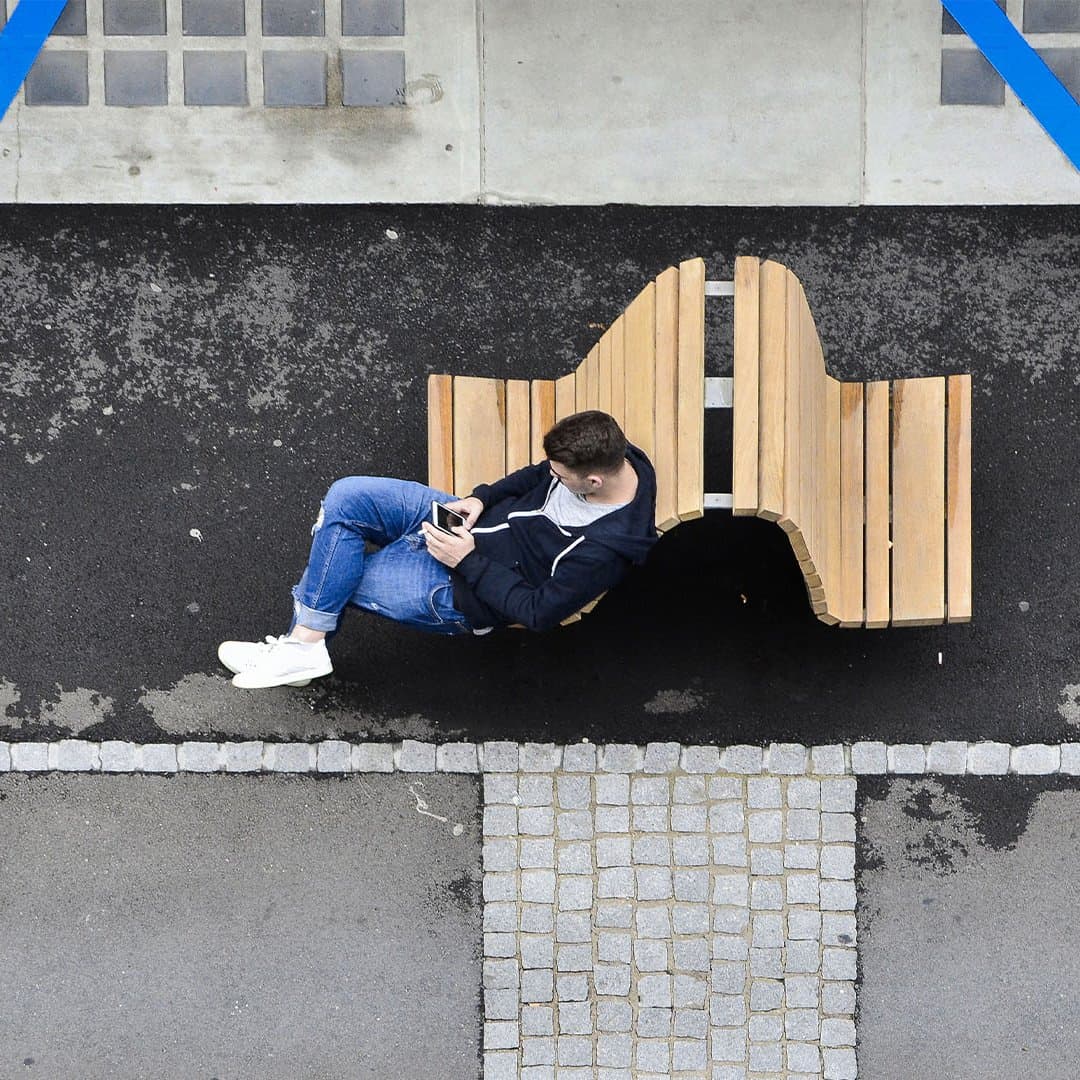 Signage And Physical Design For La Ligne Bleue