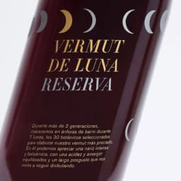 Packaging Design For Vermut De Luna Aperitif cover image