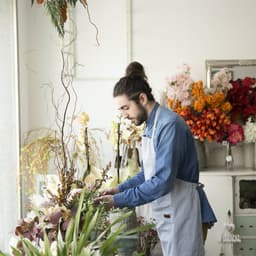 Brand Identity For A Madrid Floral Studio cover image