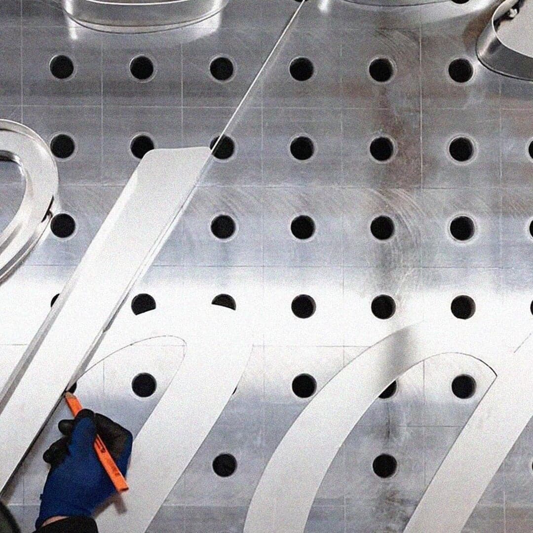 Brand Identity For Harry’s Charbroiled Diner