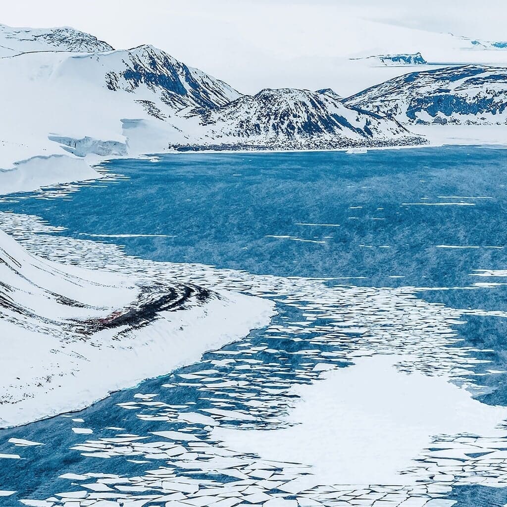 Environmental Brochure Design For Gazprom Neft Shelf