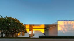 Brand Work For An Art Museum - thumbnail 2