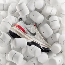 3d Visual Campaign For Nike Invincible 3 Summer Collection - thumbnail 4