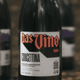 Brand Identity For Das Vinø Natural Wines cover image