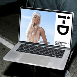 I D