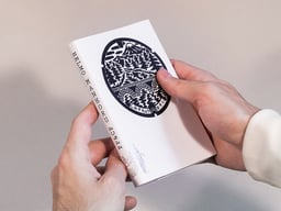 Manhoru cover image