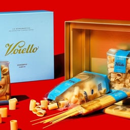 Packaging for Voiello Christmas Gift Box cover image