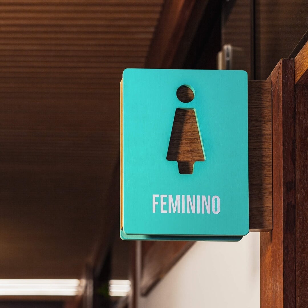 Naming and Visual Identity for a Seafood Restaurant