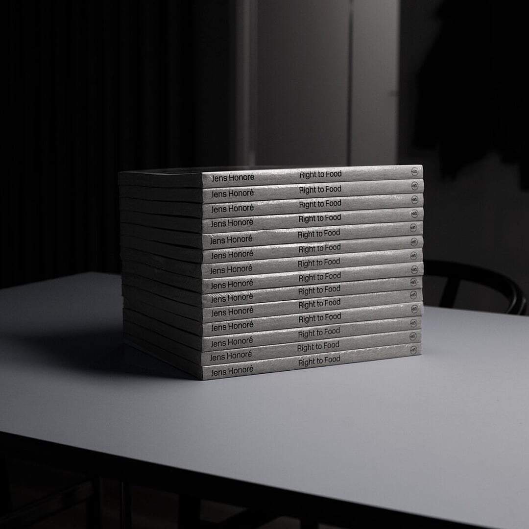 Book Design and Exhibition for Alles Ret