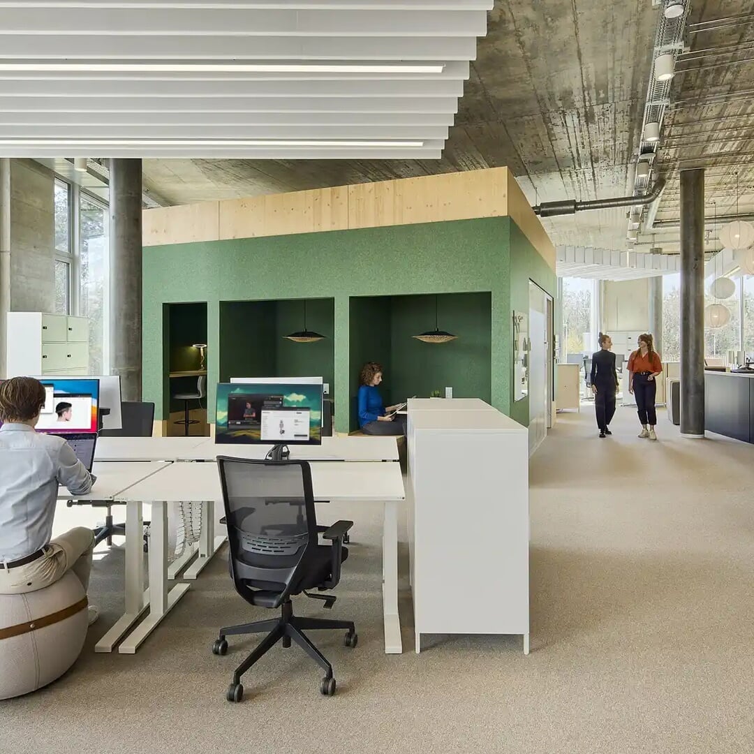 Workplace Design for QoQa Headquarters