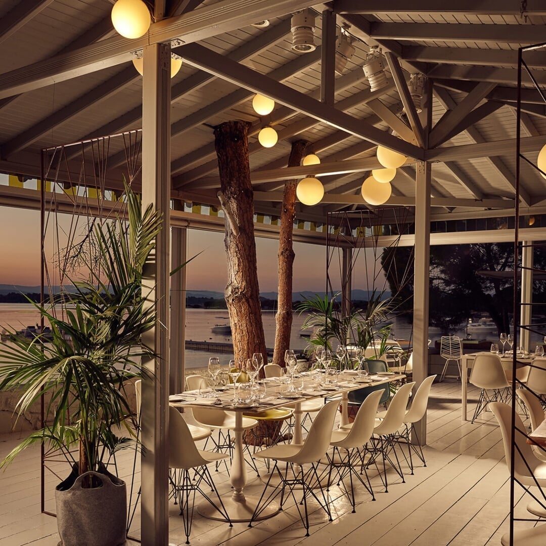 Identity System for Ekies Resort