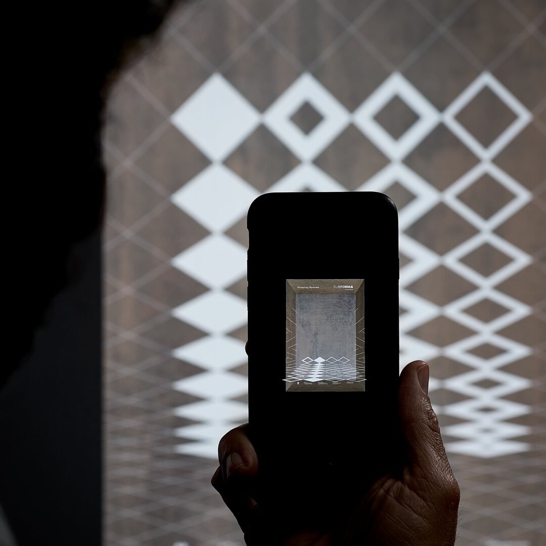 Augmented Reality Posters for Surforma Laminates