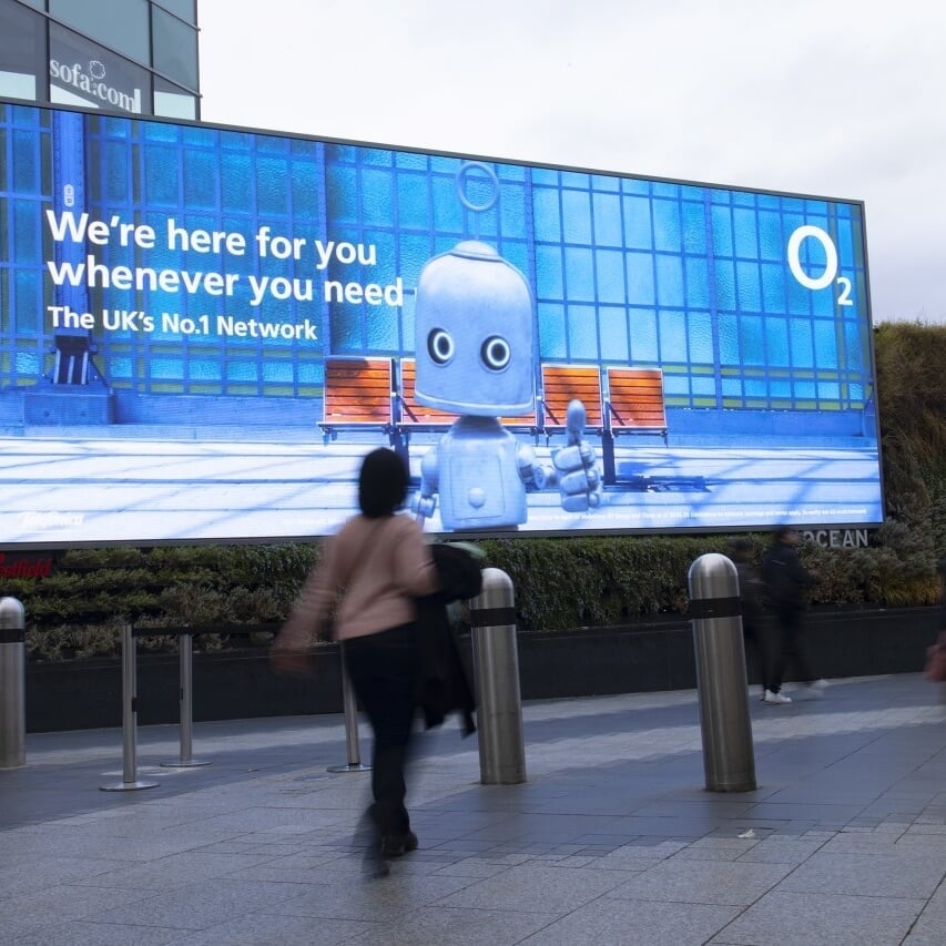 Interactive Digital Out-Of-Home Experience for O2 Bubl