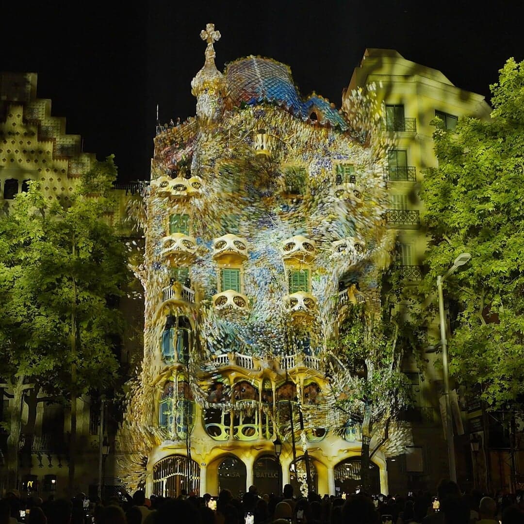 A/v Performance And Installation For Casa Batlló
