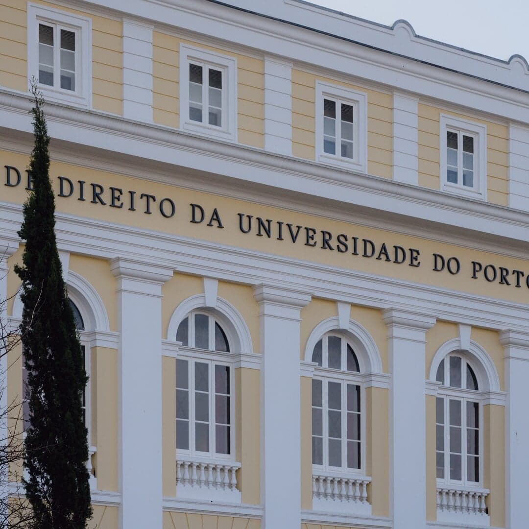 Lettering Signage For Faculdade De Direito