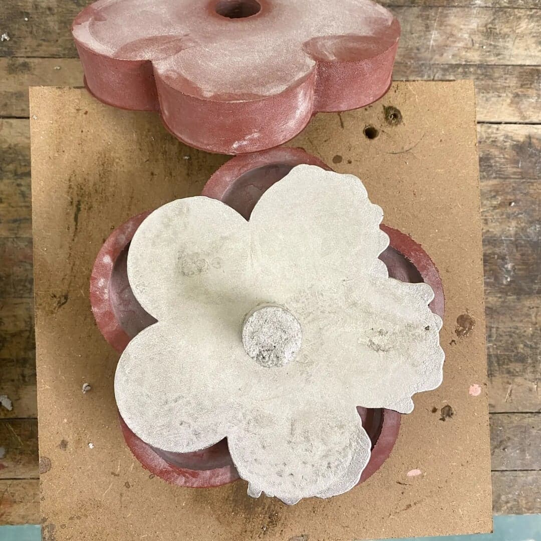 Product Design For Recycled Tin Flower Hook